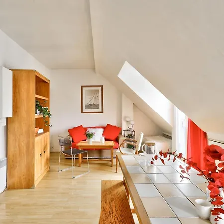 Apartment Cosy Under The Roofs Of