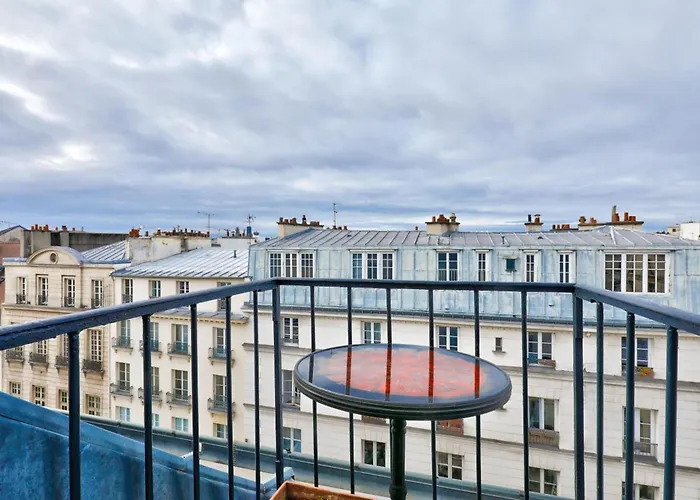 Διαμέρισμα Cosy Under The Roofs Of